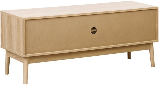 Achterkant van een licht houten tv-meubel met een rond kabelgat in het midden.