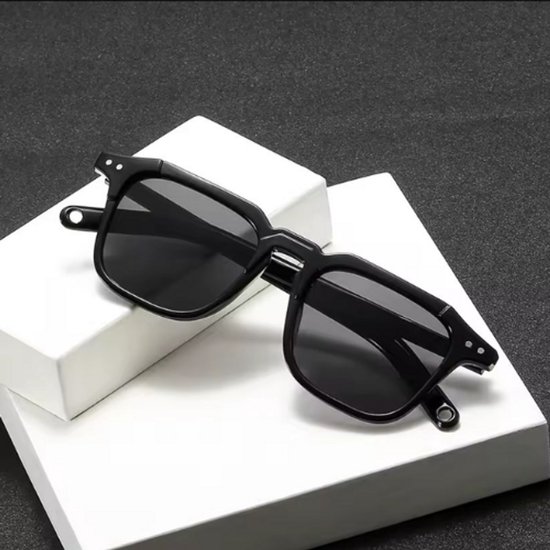 Caimco® Captar Zonnebril - Zwart - Zonnebril - Zonnebrillen - Sunglasses - Festival Zonnebril - Rave Bril - Techno - Zwart Montuur - Donkere Glazen - Zonnebril Heren - Zonnebril unisex van Caimco — afbeelding 4