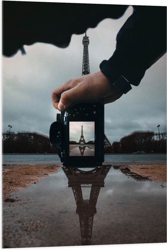 Acrylglas - Fotocamera voor Eiffeltoren, Parijs - 70x105 cm Foto op Acrylglas (Met Ophangsysteem)