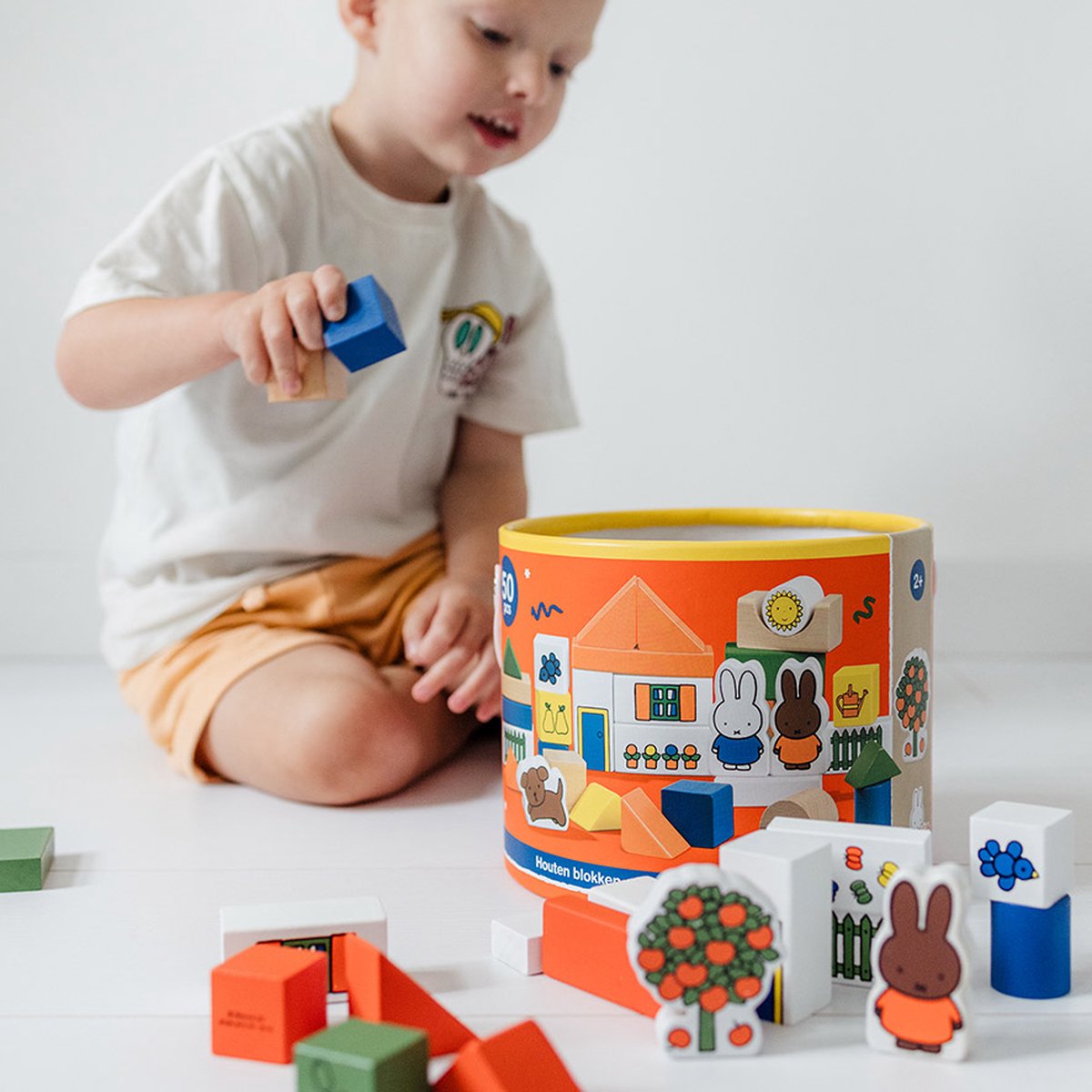 Nijntje blokkenton, houten blokken in opbergton - educatief speelgoed - peuter, kleuter - vanaf 2 jaar - Bambolino Toys — afbeelding 13