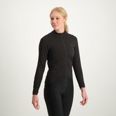 Dames BBB Cycling fietsjas, zwart, lange mouwen, gedragen met een fietsbroek.