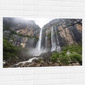 Muursticker - Rotsen - Waterval - Stenen - Bomen - 105x70 cm Foto op Muursticker