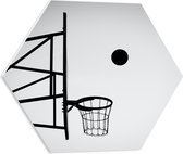 PVC Schuimplaat Hexagon - Bal Vallend in Basket (Zwart-wit) - 50x43.5 cm Foto op Hexagon (Met Ophangsysteem)