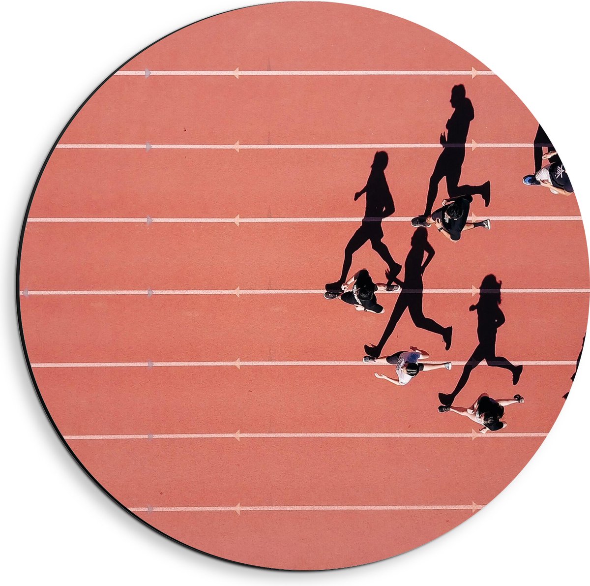 Dibond Muurcirkel - Bovenaanzicht van Sprinters met Schaduwen op Atletiekbaan - 40x40 cm Foto op Aluminium Muurcirkel (met ophangsysteem)