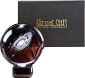 GreatGift® - Univers 3D dans une boule de cristal - Galaxie - 8 cm - Dans une boîte cadeau de luxe - Cadeau pour lui - Cadeau pour Cheveux - Lune - Espace - Astrologie - Sur support en cristal