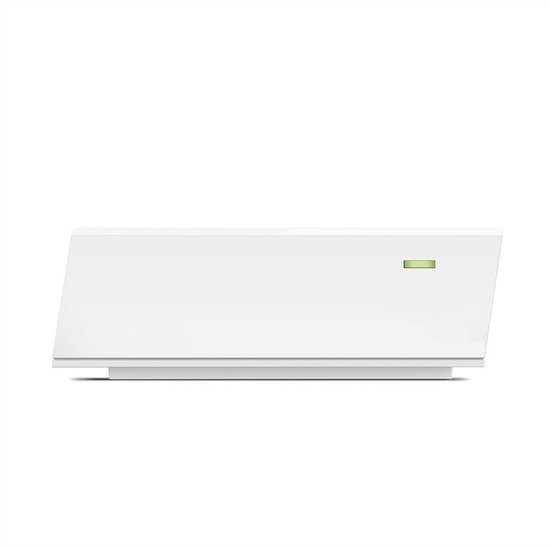 Witte TP-Link voedingsadapter met een groene LED-indicator.