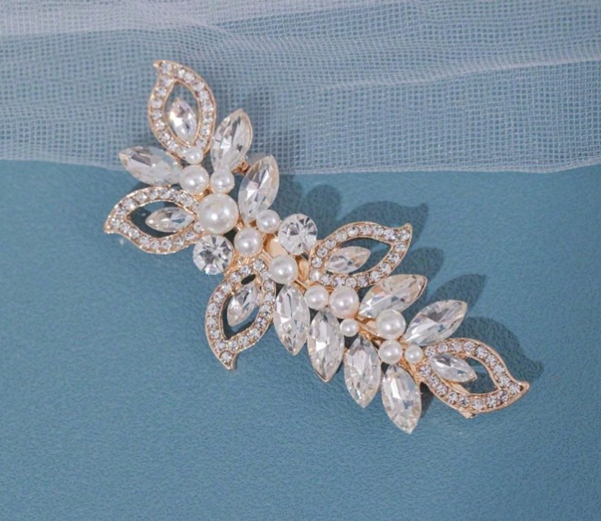 Haarsieraad - Goudkleurige haarclip met parels en strass
