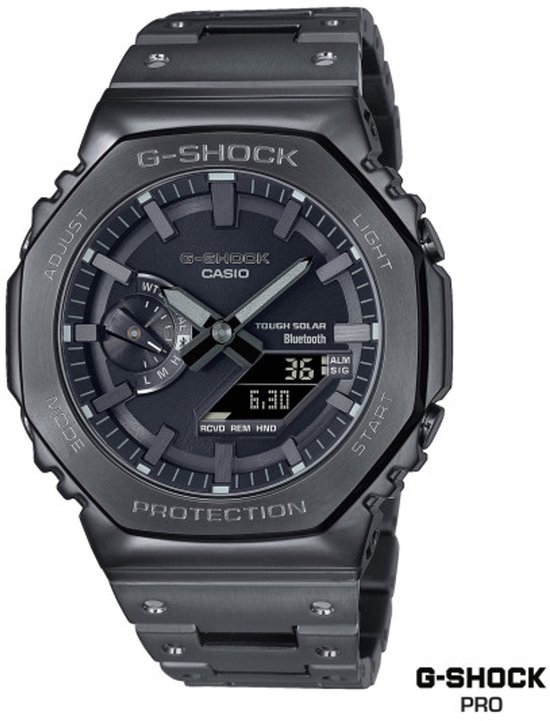G-SHOCK PRO horloge in het zwart met metalen band en octagonale kast.
