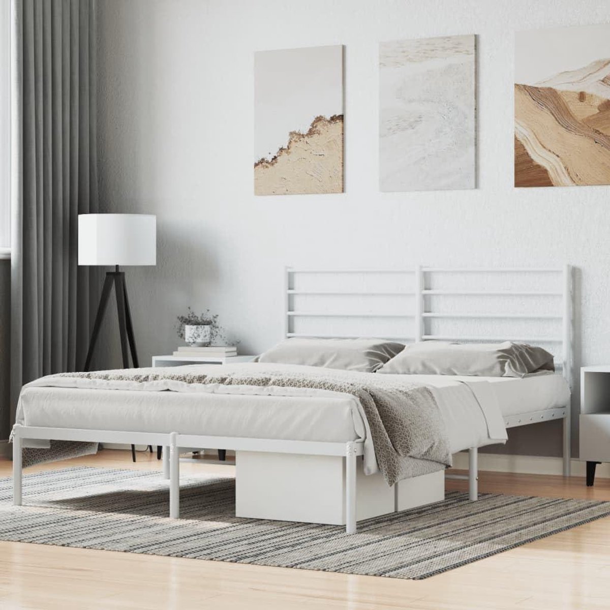 Metalen bedframe - Bed met hoofdeinde - Slaapkamer inrichting - Robuuste constructie - 120 x 190 cm - Wit