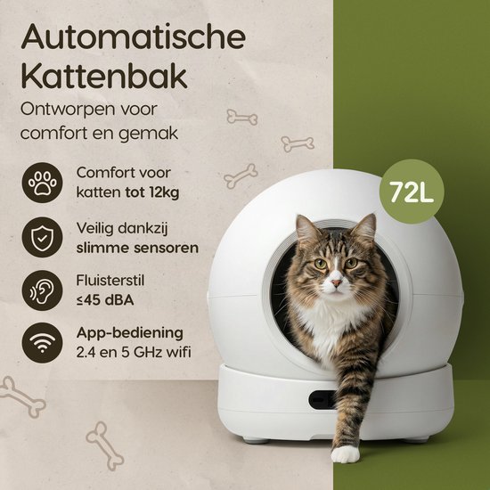 Een bruin-witte kat kijkt uit een grote witte, ronde automatische kattenbak (72L).