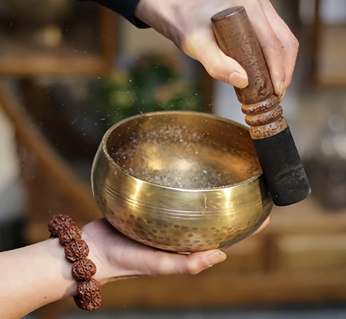 Handgemaakte Tibetaanse klankschaal set met leren beater voor geluidstherapie, yoga, meditatie en mindfulness - Perfect voor ontspanning en decoratie als cadeau voor elke gelegenheid