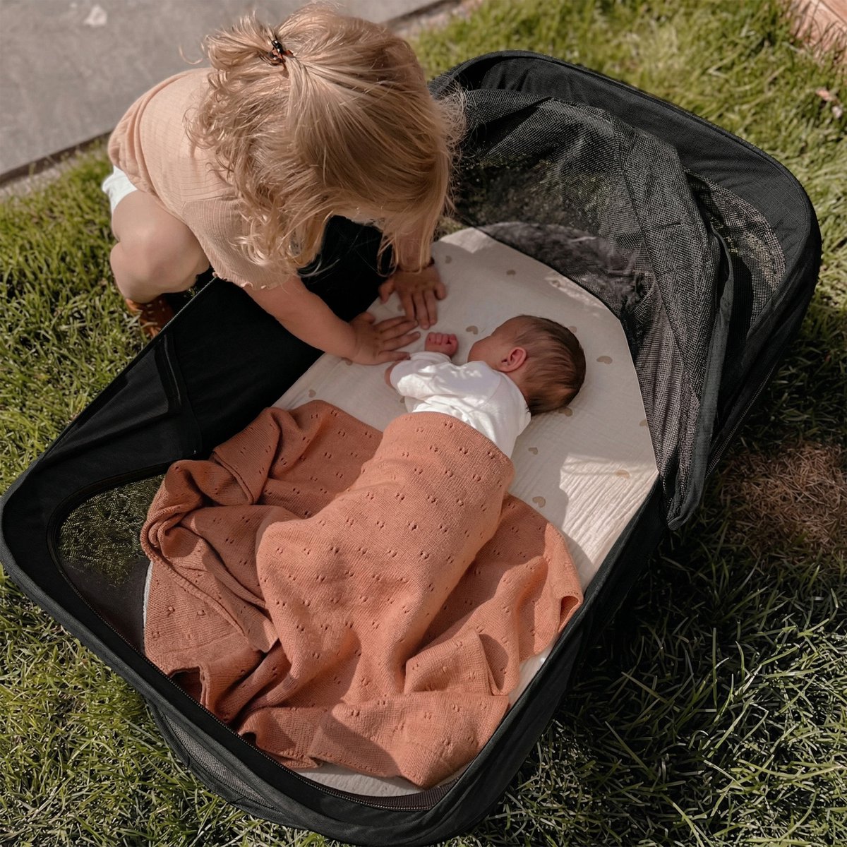 Deryan Infant Deluxe BabyBox Campingbedje - Matras en klamboe - Zwart – foto 7