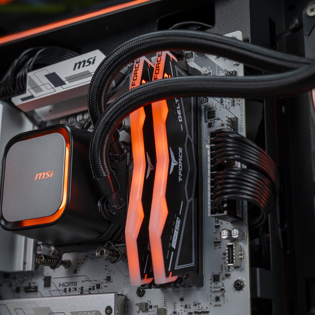 FlowUP Revenger - Gaming PC - AMD Ryzen 7 7800X3D - AMD RX 9070 XT 16GB - 32GB DDR5 RAM - 1TB - Waterkoeling thumbnail 6