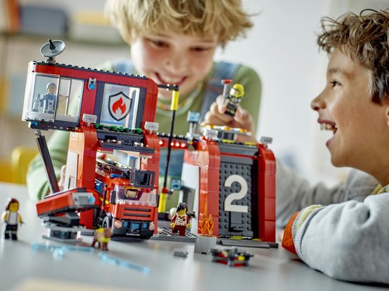 Caserne de pompiers et camion de pompiers LEGO City - 60414