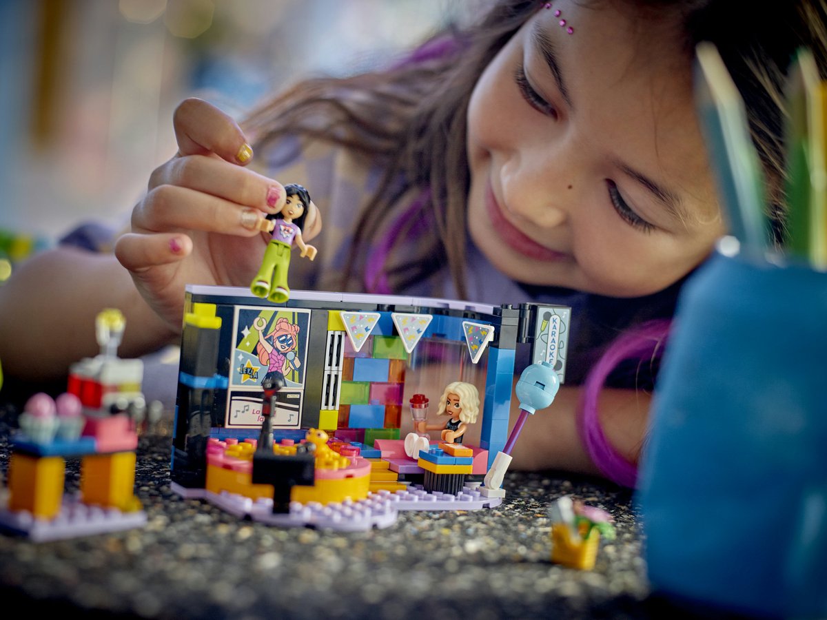 LEGO Friends Karaoke Muziekfeestje: draaibaar podium, 196 onderdelen thumbnail 4