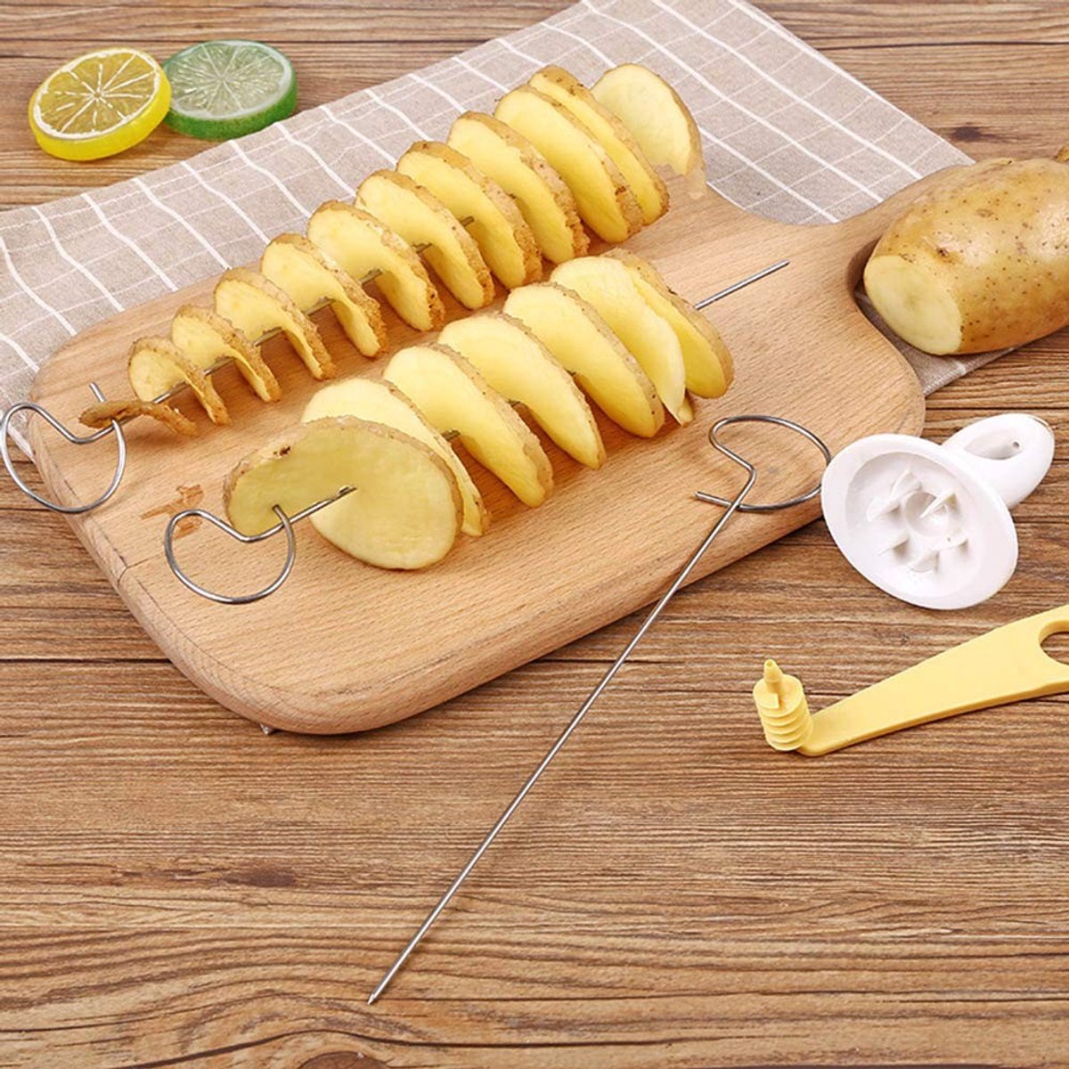 Dailygoods - Dailygoody - Tornado Spiraal Aardappelsnijder - Handmatige Snijmachine - Groente Spiralizer - DIY Chips Maker - Geschikt voor Thuisgebruik - Roes