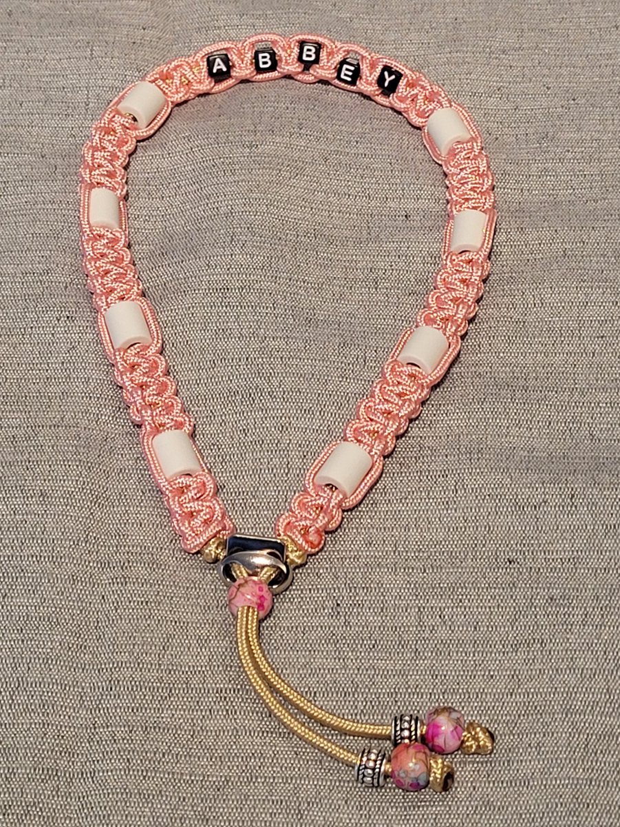Anti- Vlooienband Tekenband Paracord met Naam 30-40CM LICHTROZE (GEEN RECHT VAN RETOUR)