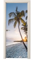 Deurposter 75x205 cm - Deursticker Strand - Zonsondergang - Palmboom - Meubelfolie zelfklevend - Deurfolie woonkamer - Interieurfolie fotobehang - Deur plakfolie - Deurstickers - Deurbehang sticker - Kamer decoratie