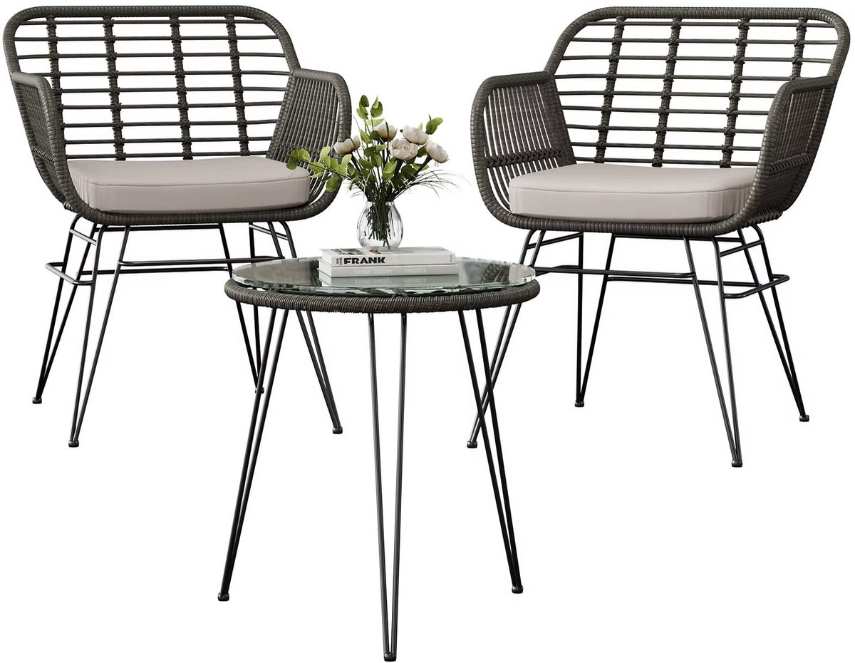 3-Delige Rotan Bistroset – 2 Rieten Tuinstoelen met Zachte Kussens & Glazen Bijzettafel – Balkonset voor Tuin, Patio, Achtertuin & Appartement