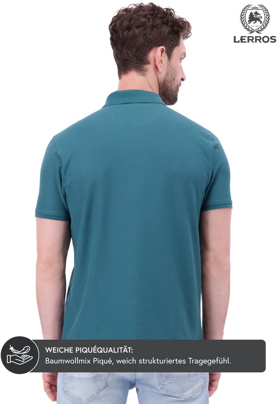 Achterkant van een blauwe polo met het Lerros logo, model
