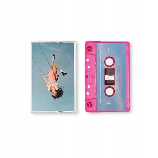 Cassette rose avec le titre 'You Seem Pretty Sad For A Girl So In Love' et une pochette représentant une fille sur une balançoire.