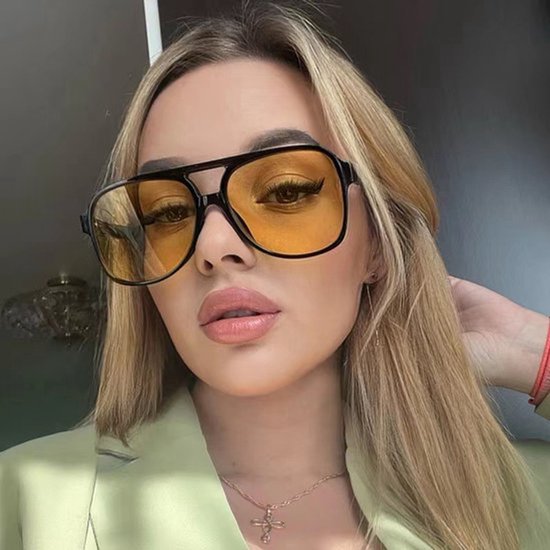Freckle retro 70s sunglasses, classic large square aviator fashion glasses for men and women van Merkloos — afbeelding 2