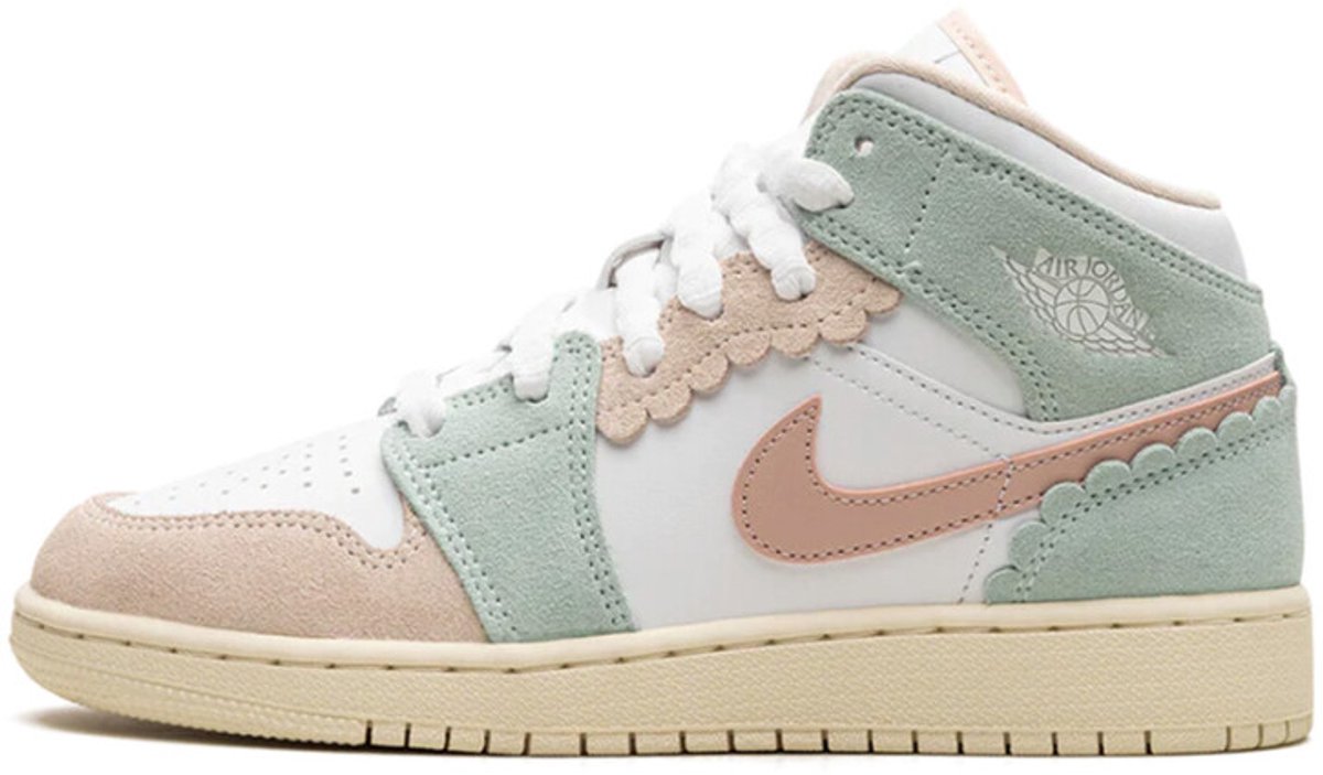 Air Jordan 1 Mid SE 'Pink Oxford' maat 37.5.