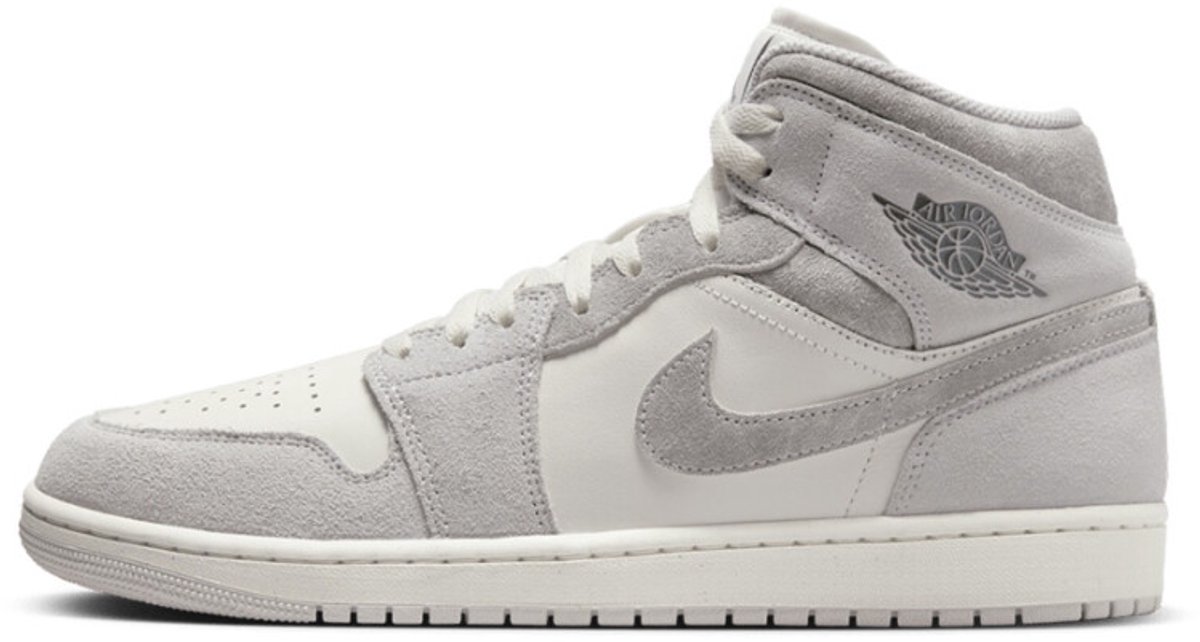 Air Jordan 1 Mid SE ‘Neutral ‘ . Wit