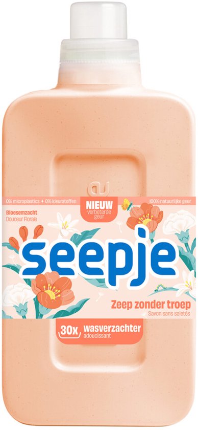 Peachkleurige fles met het merk 'seepje' en bloemenprint. Bevat 30x wasverzachter.