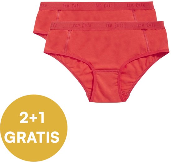 Twee rode hipster onderbroeken met rode elastische tailleband met 'ten Cate' logo. Gekleurde cirkel met '2+1 GRATIS'.