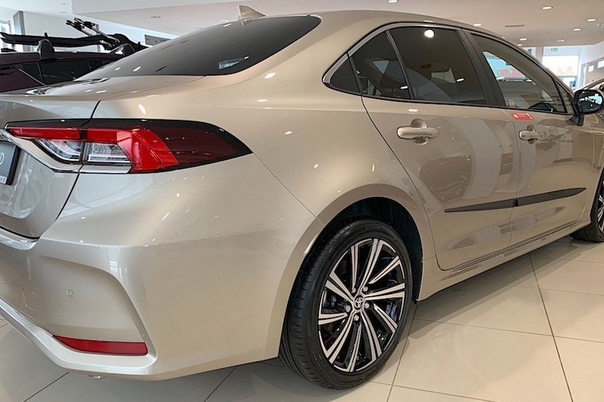Stootstrips Geschikt Voor Toyota Corolla Touring Sports (E210) 2023-heden 4-deurs Sedan Set