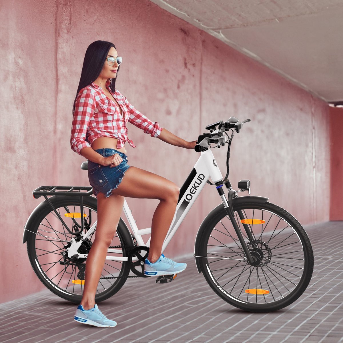 Qekud F26 Pro Elektrische Fiets 26" Trekking E-Bike - 250W Motor - 36V 13Ah Accu - 100km Bereik - 7 Versnellingen - Stapdoor Frame – foto 6