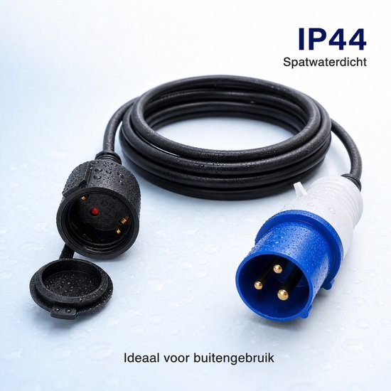 Zwarte kabel met een blauw/witte CEE-stekker en een zwarte adapter met deksel. IP44 spuitwaterdicht.