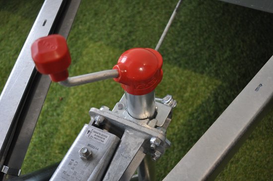 Neuswiel AL-KO - 48 mm - draagvermogen: 300 kg - stalen velg en massief rubber wiel - inclusief slinger met druklager en kogeldrukmeter van Merkloos — afbeelding 5