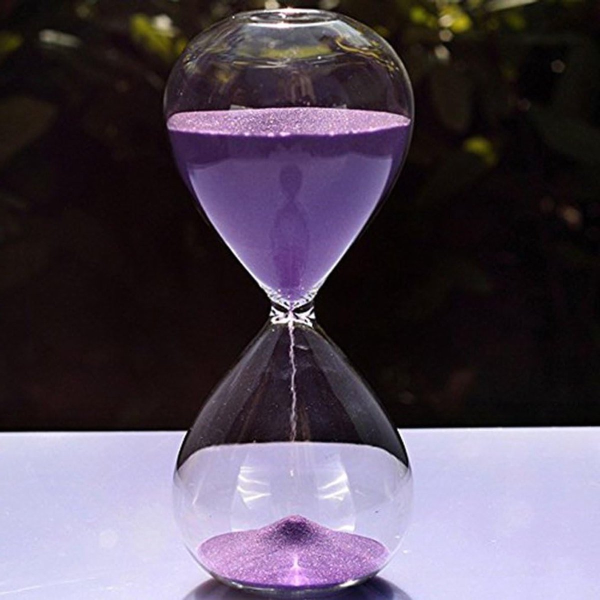 Kleurige Zandloper van Glas - Decoratieve Tijdmeter voor Thuis en Kantoor - Perfect als Cadeau voor Kerst en Verjaardag (10 Minuten, Paars)
