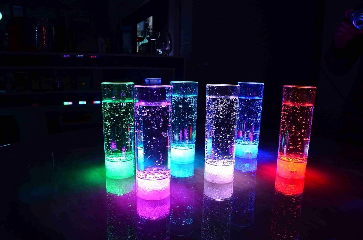 Led Drinkglas - Feestglas Lang - Feestelijke Drankjes - Met Lichteffect - 400 ml - Helder