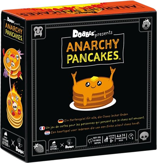 Dooble Anarchy Pancakes bordspel met een stapel pannenkoeken met gesmolten boter en met de tekst "Dooble presents Anarchy Pancakes".