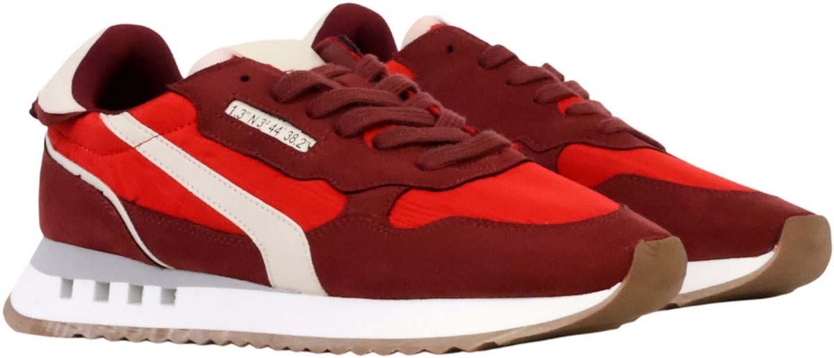 Sneakers met veters