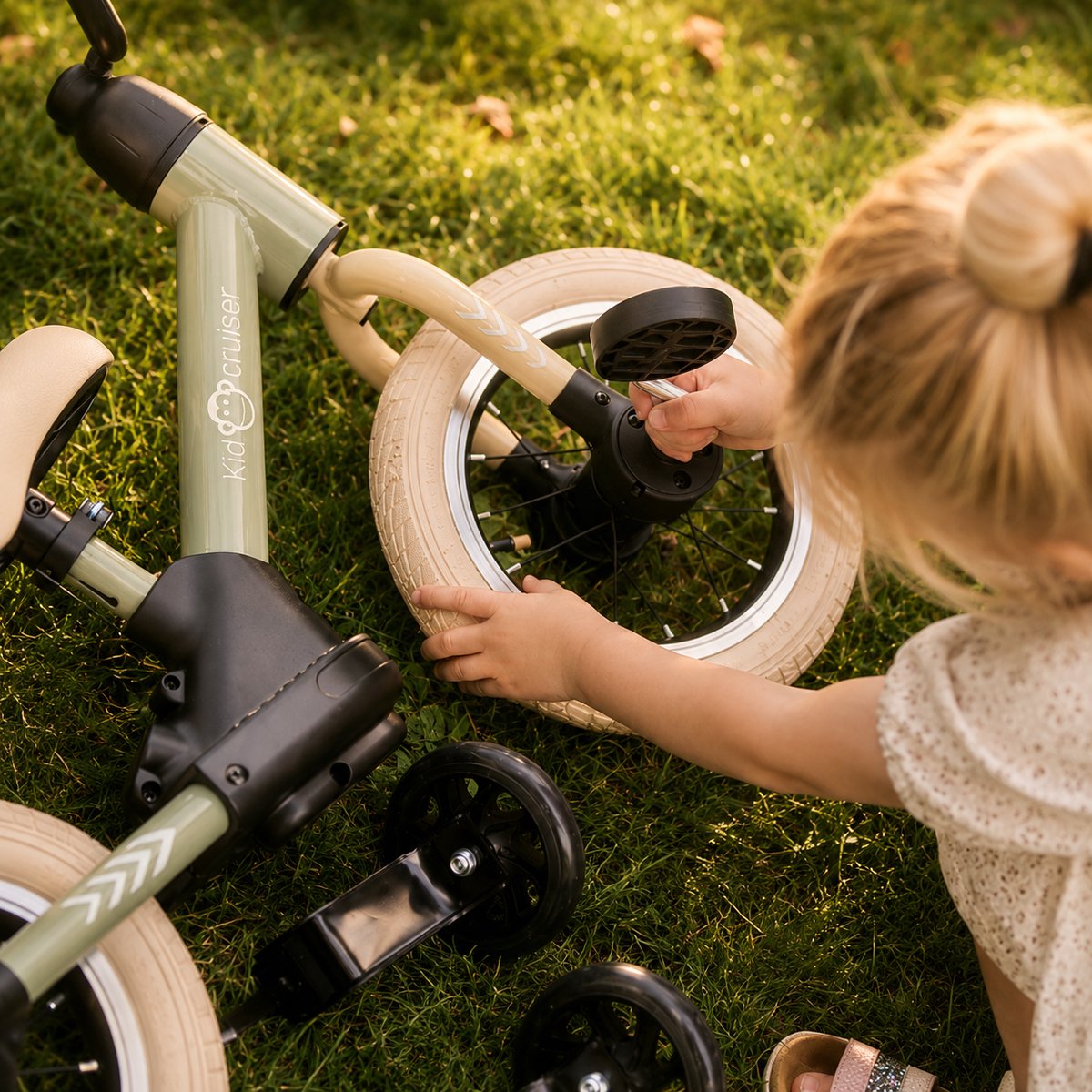 Kidcruiser Loopfiets 2+ jaar - Optioneel met LED Zijwieltjes & Trappers - 3-in-1 Kinderfiets - 12 inch – Roze & Creme wit – Modulair Design — afbeelding 9