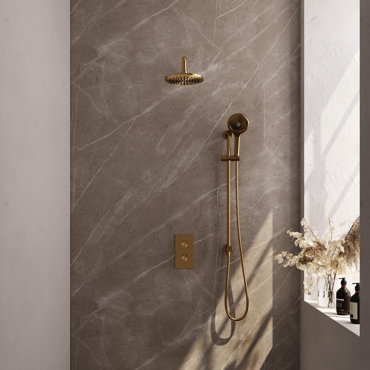 Brauer Gold Carving Thermostatische Regendoucheset Inbouw - Hoofddouche 20 cm - Gebogen Wandarm - 3 Weg - Handdouche 3 Standen - Doucheslang - Geintegreerde Glijstang - Geborsteld Goud