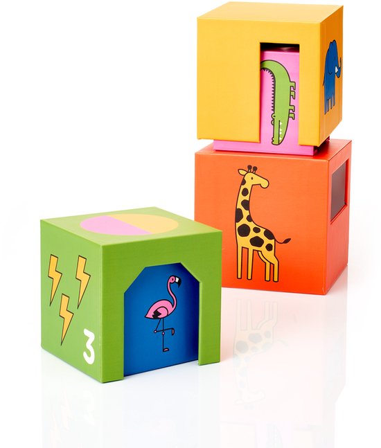 Groen blok met flamingo, gestapeld met roze blok met krokodil, en geel blok met olifant. Zijkanten met bliksem en nummer 3.