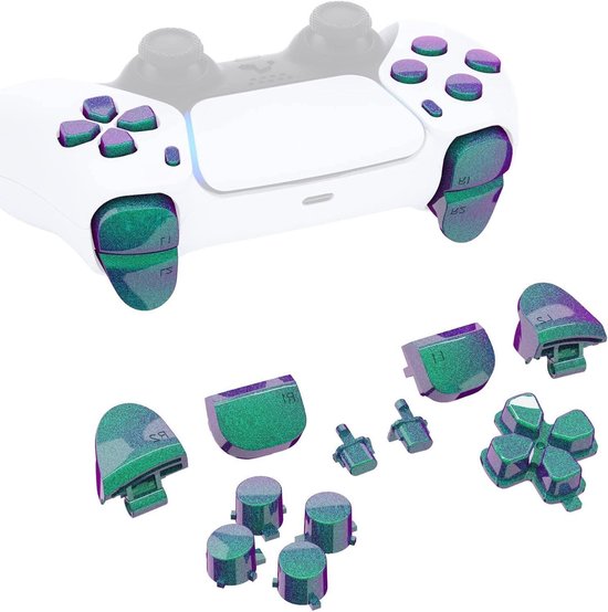 Witte controller met paarsgroene, glinsterende knoppen en directional pad. Diverse losse knoppen liggen ernaast.