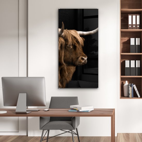 ® Glasschilderij 60x120 cm - Schilderij acrylglas - Schotse hooglander - Koe - Zwart - Foto op glas - Muurdecoratie woonkamer - Wanddecoratie slaapkamer - Schilderijen