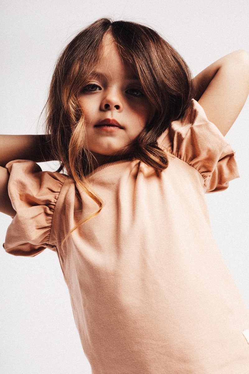 Valencia T-shirt Rose Café met ruffle mouwen meisjes – Baje Studio 134