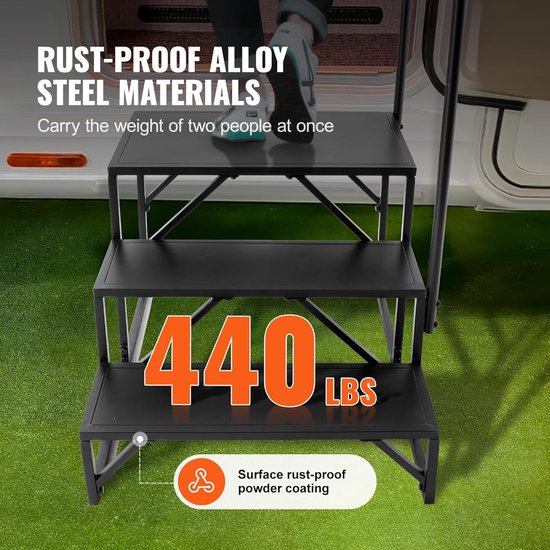 Zwarte 3-tredentrappen met leuning en tekst '440 LBS' en 'Surface rust-proof powder coating'.