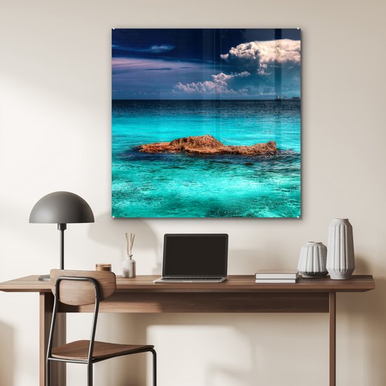 ® Glasschilderij 90x90 cm - Schilderij acrylglas - Skyline van Cancun met helderblauw water - Foto op glas - Muurdecoratie woonkamer - Wanddecoratie slaapkamer - Schilderijen