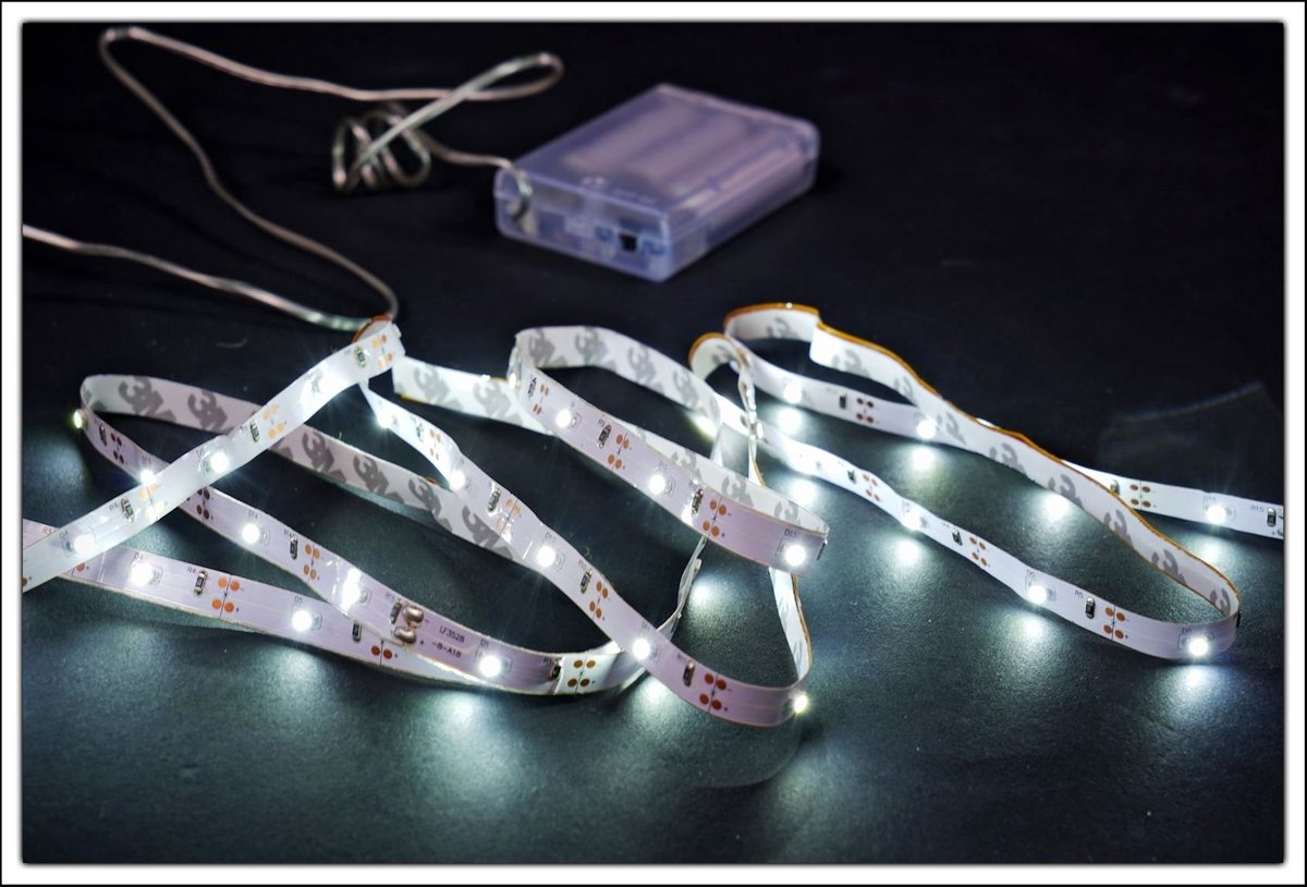 Allecto - LED strip - Verlichtingsoplossing - 300cm met 80cm kabel - Koude witte verlichting - Ideaal voor kerst - Energiezuinig - Binnen en buiten...