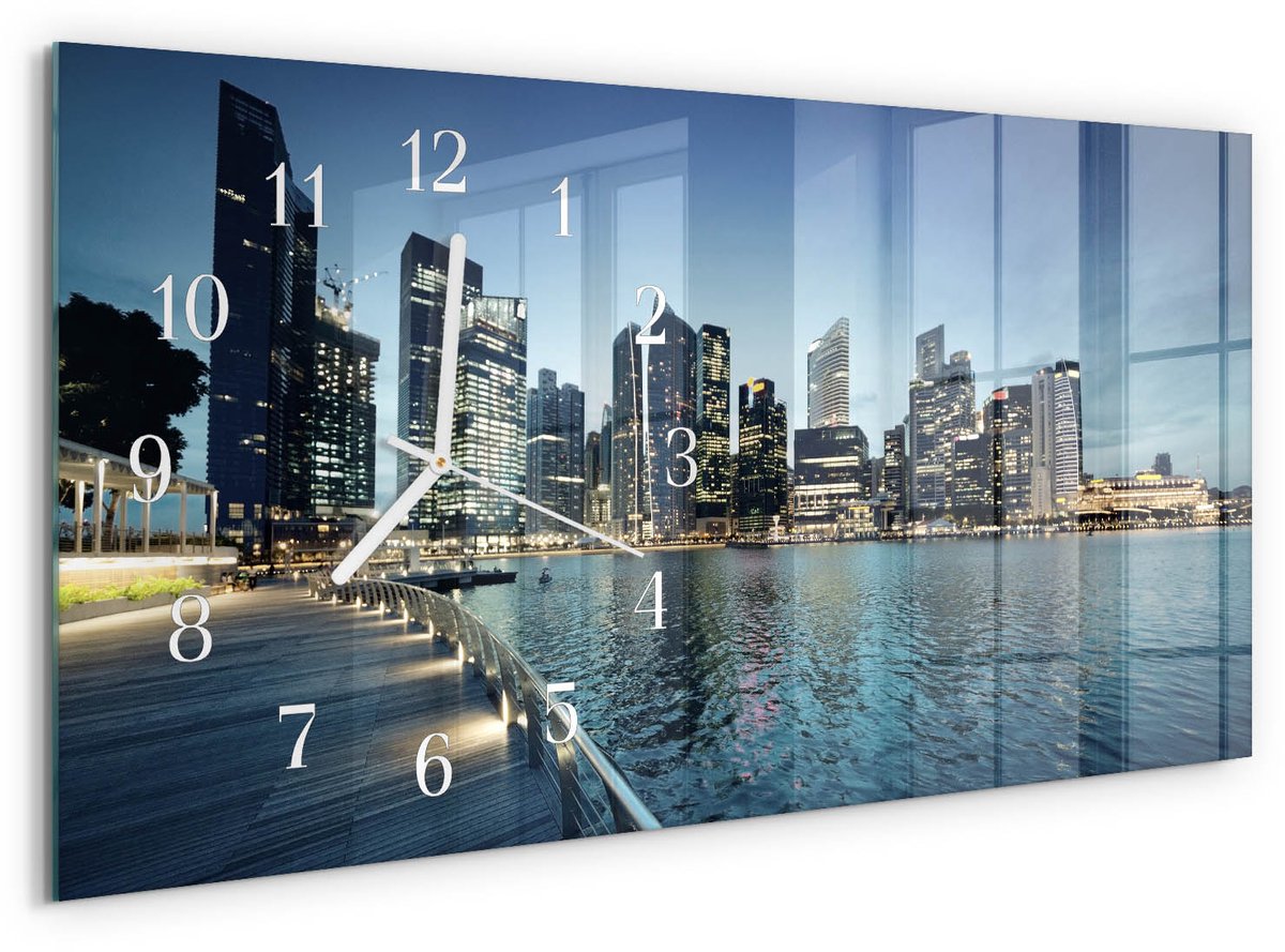 TULUP Wandklok - Stad 's nachts Glazen Wandklok Design - 60x30 cm - Blauw Klok Glas Met Opdruk - Witte Handen - Rechthoekige Wandklok - Klok Glas Met Opdruk - Moderne Wandklok Glas Blauw - Stad 's nachts