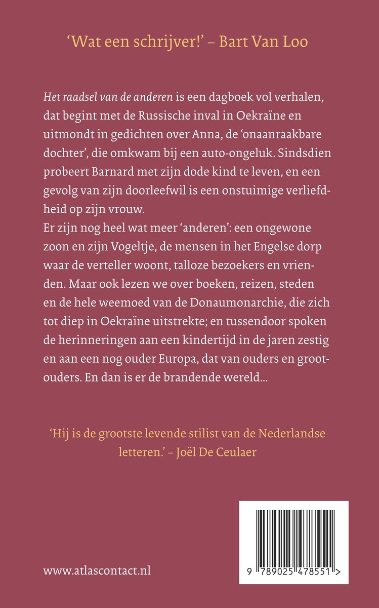 Boek kaft met titel 'Wat een schrijver!' - Bart Van Loo, tekst over een raadsel en de gevolgen van de Russische inval in Oekraïne.