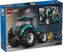 Doos van LEGO City Tractor 60498 met tractor en minifiguren.